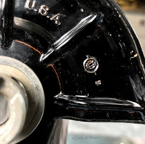 Singer Featherweight handwheel