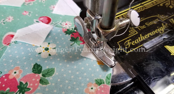 Lori Holt Farm Girl Vintage Quilt - Sew Along with the Featherweight Shop