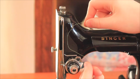 Singer Featherweight Thread Stand & Guide