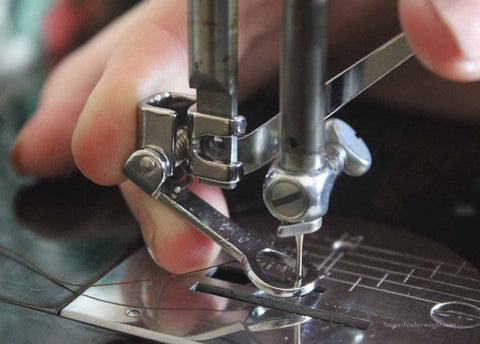 Distinctive Darning/Free Motion Sewing Machine Presser Foot w/ Free Shipping