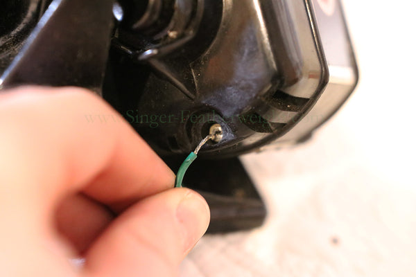 Singer Featherweight 221K Motor Grounding Wire for Capacitor Disconnected