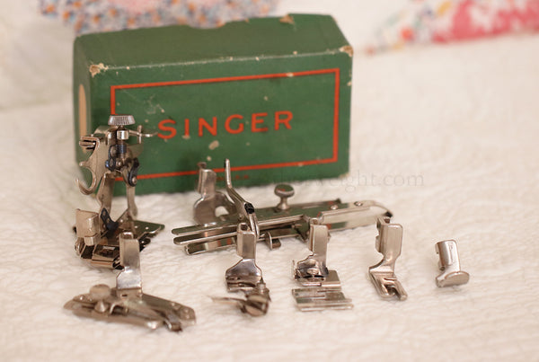 Singer Featherweight 221-1 Sew Machine 1939 AF170367 Complete Attachments &  Case