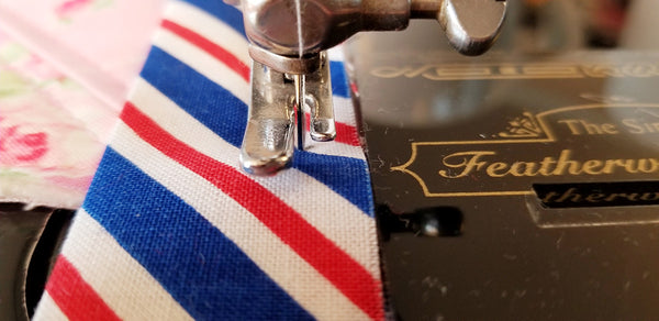 Binding a Quilt on a Singer Featherweight