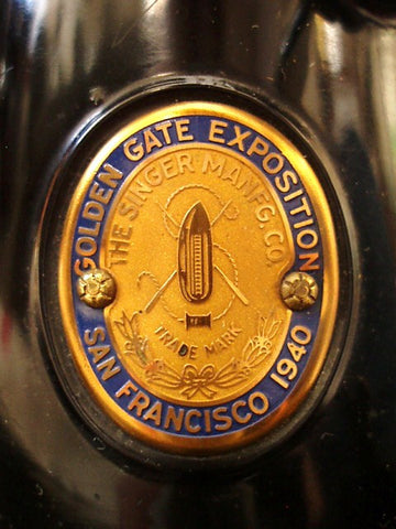 Singer Featherweight 221 Golden Gate Edition 1940 Badge