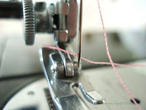 Singer Featherweight 221 Proper Threading Step-by-Step – The ...