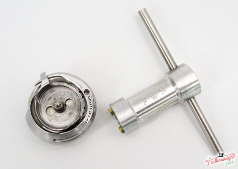 Fixing a Noisy Bobbin Case Holder / Hook Assembly – Fabulous Singer  Featherweights