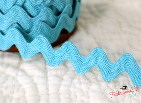 3/8 Inch ALPINE VINTAGE TRIM RIC RAC by Lori Holt (by the yard) – The  Singer Featherweight Shop