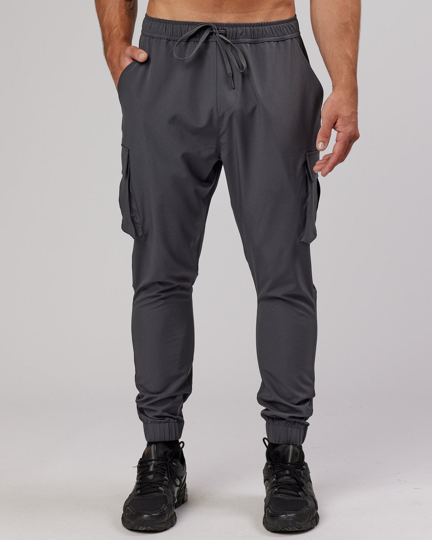 032170○ BACK CHANNEL STRETCH JOGGER PANT | www.ziwanipoultry.com