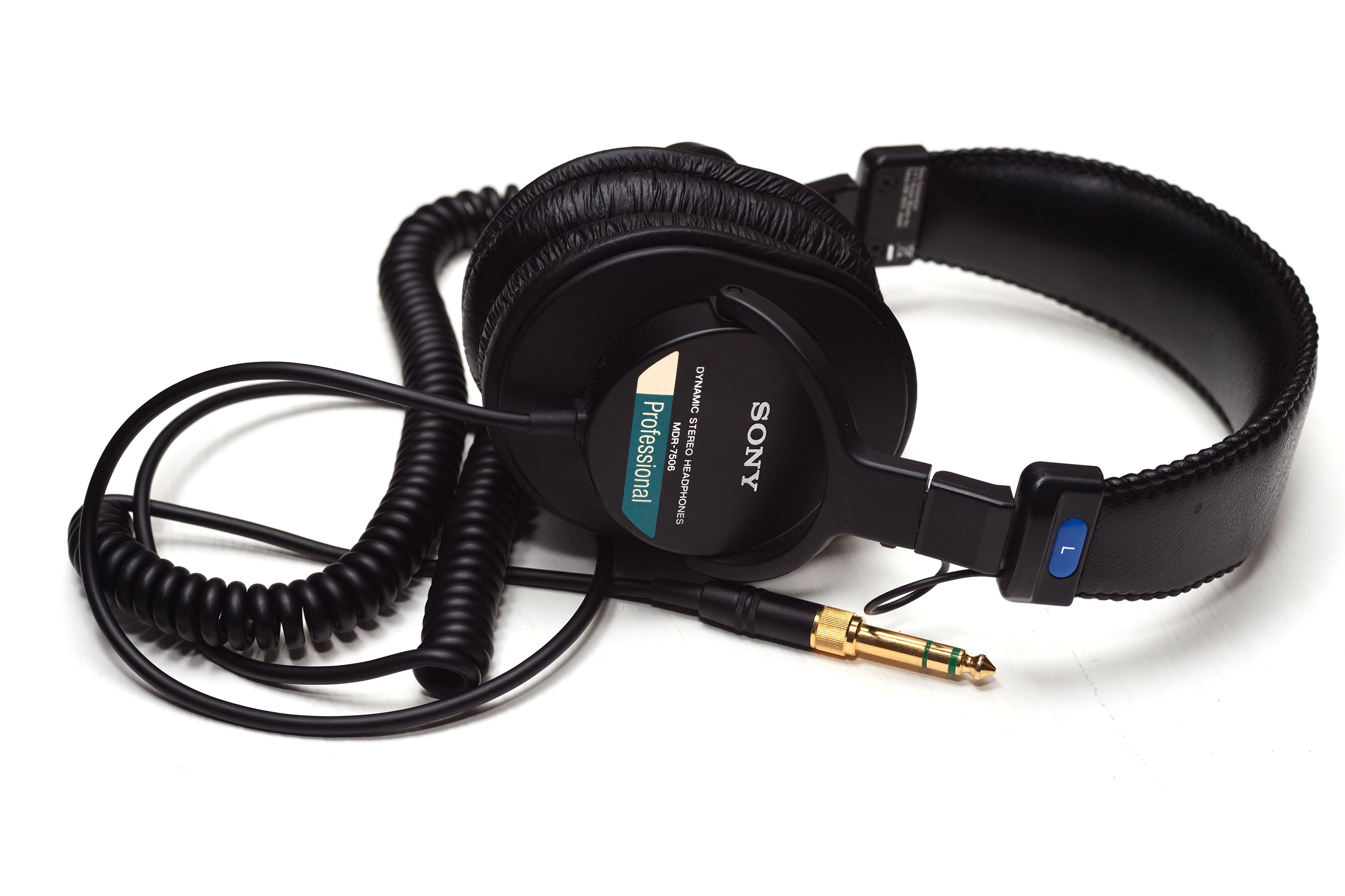 7 Best Studio Headphones For Mixing And Music Production (2024)