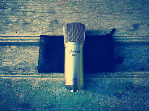 Traveling Microphone