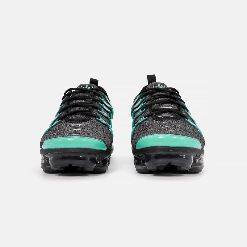 nike air vapormax plus black clear emerald