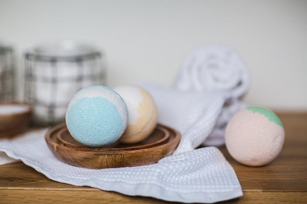 Make your own fragrant CBD beauty treats for the bath.