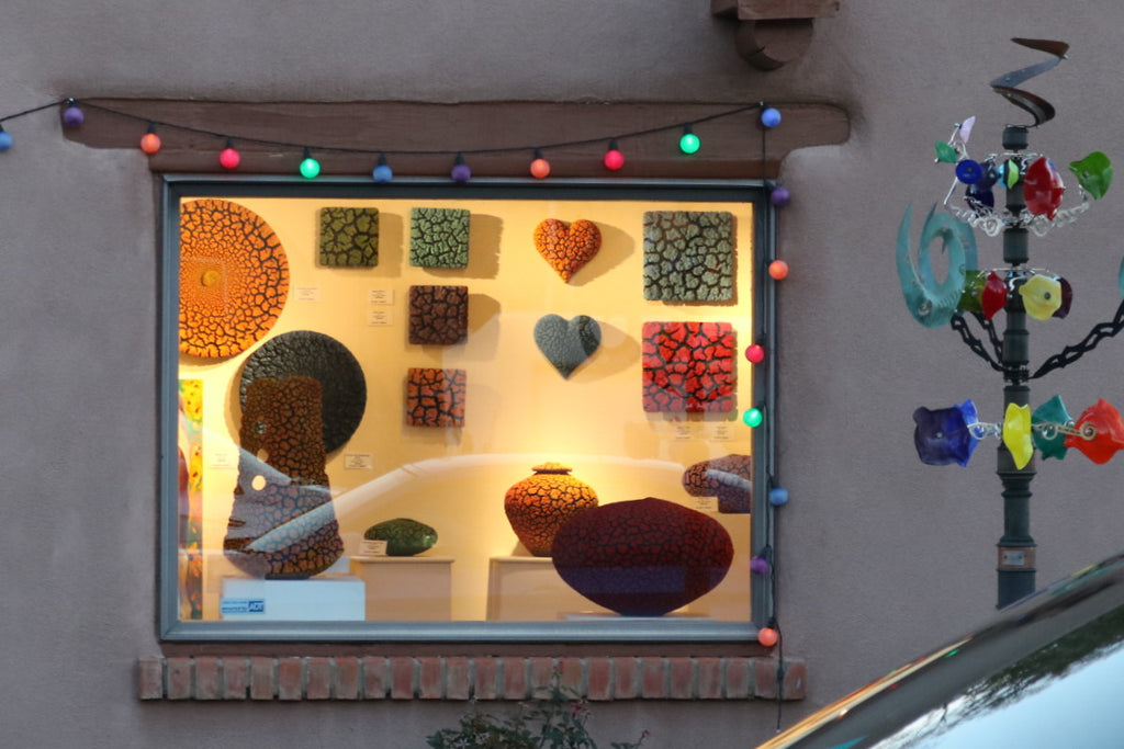 STORE-WINDOW-SANTA-FE