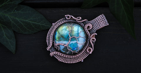 labradorite as jewelry