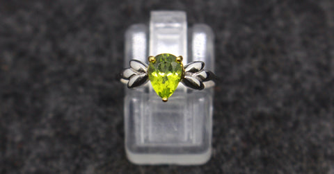 Peridot Pear Shape silver ring