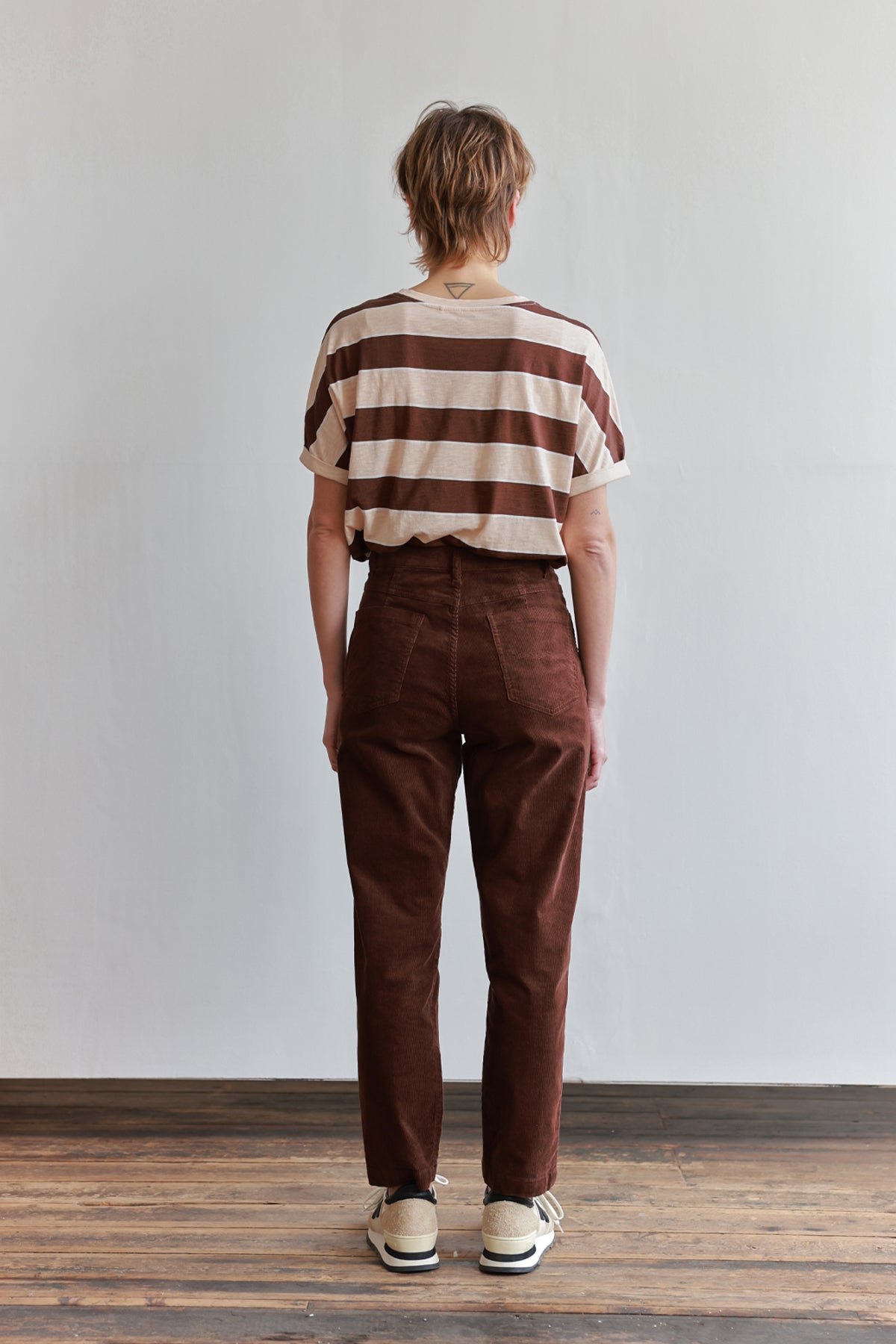 carlacrnt_ old money outfit | Dress pants outfits, Brown trousers outfit  women, Brown pants outfit