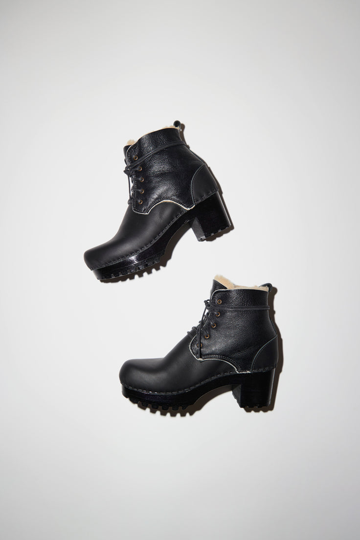 lace up clog boots