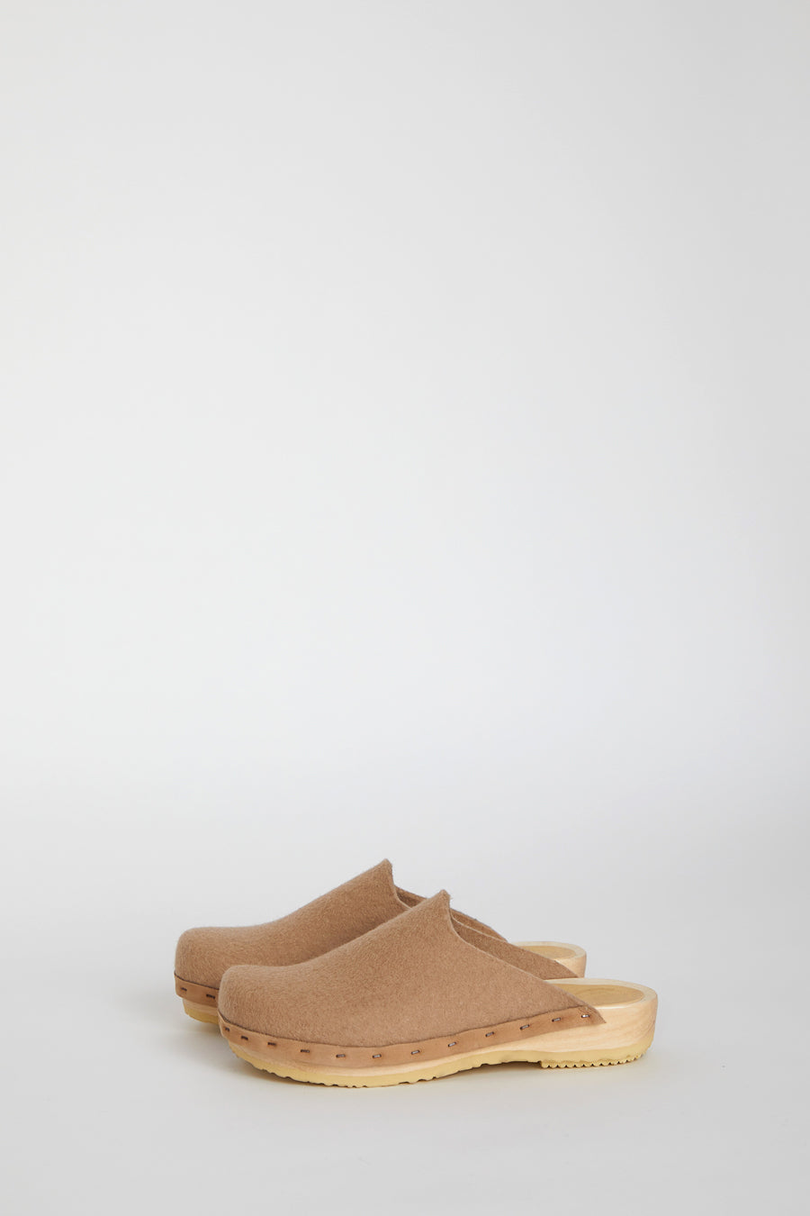 No.6 Contour Clog on Flat Base in Camel Felt