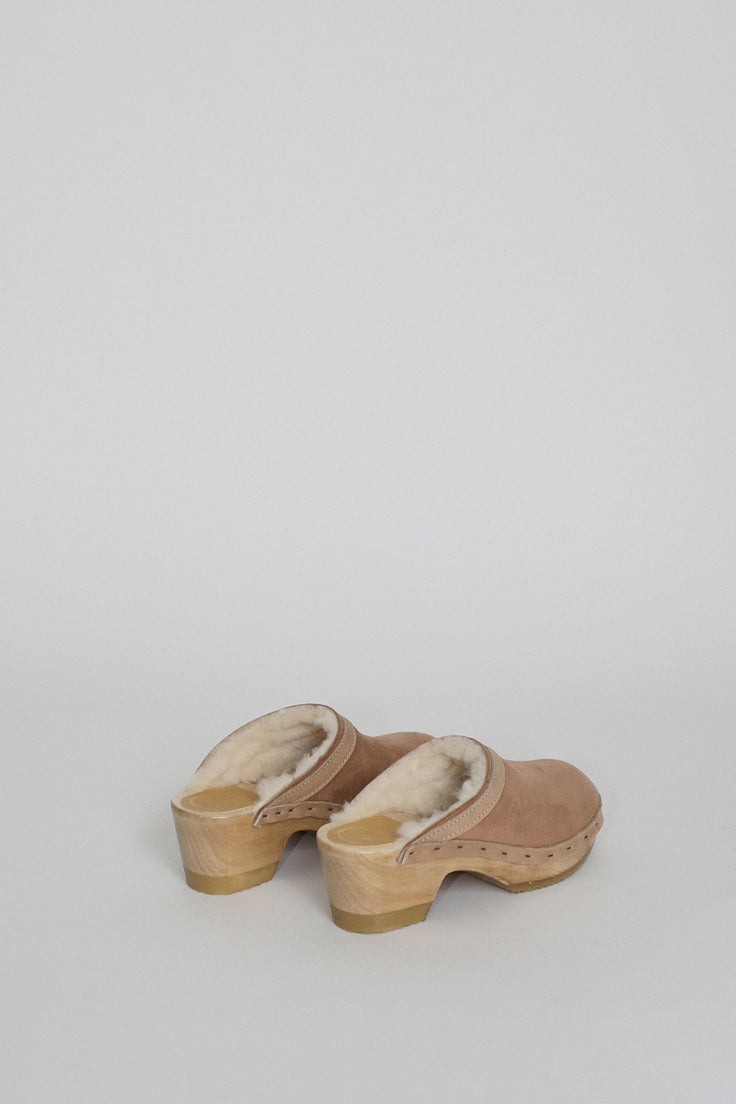 no 6 shearling clogs