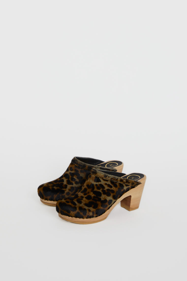 leopard clog