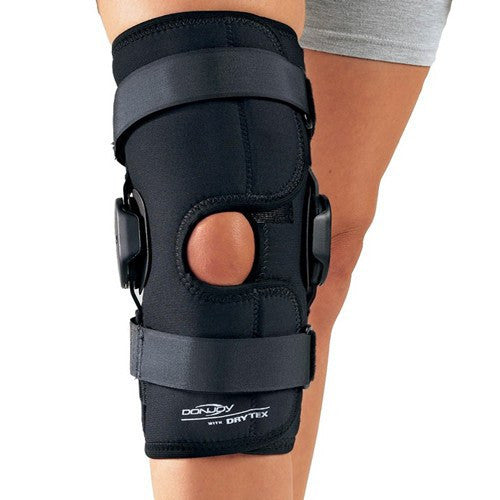 Mueller Self-Adjusting Knee Brace Stabilizer — Mountainside Medical  Equipment