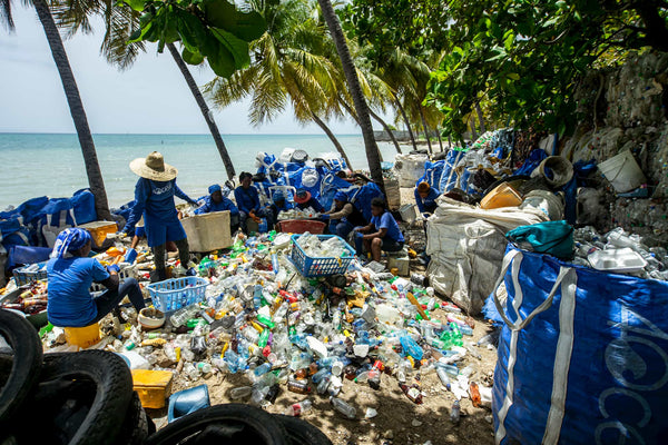4ocean Team Sorting the Plastic and Trash