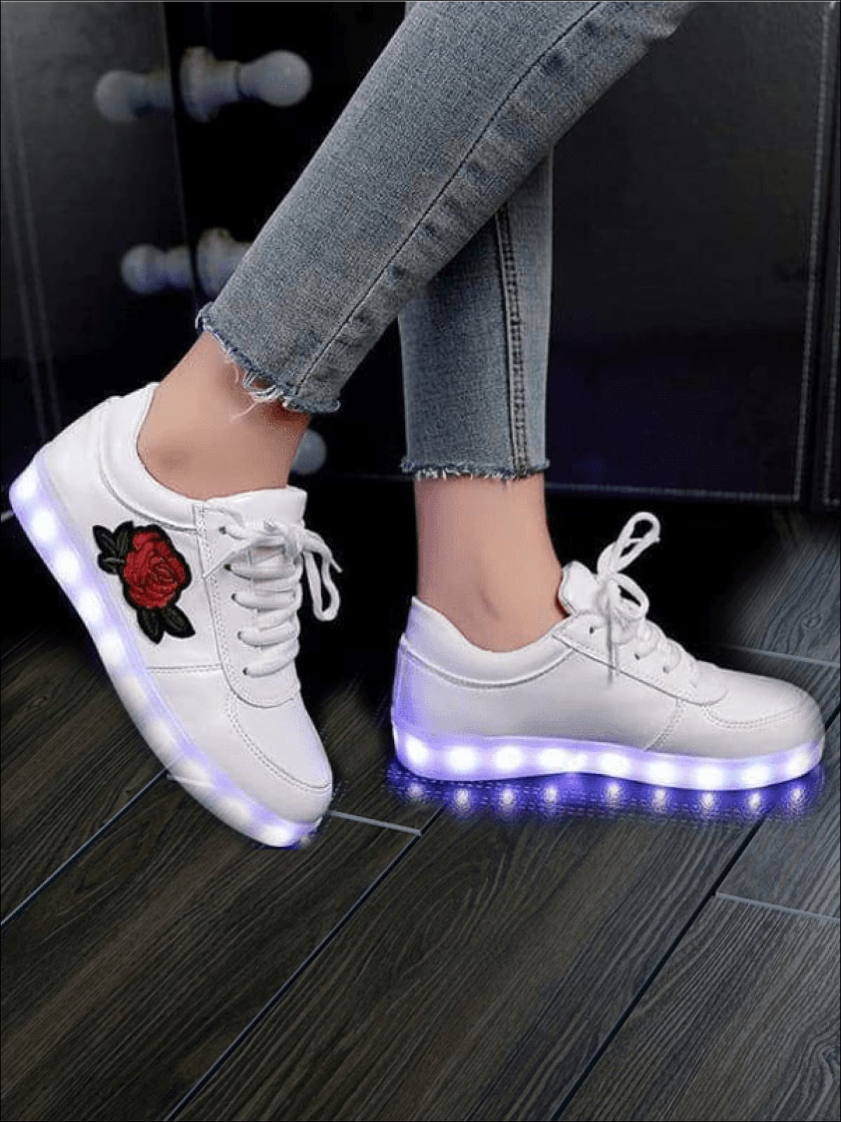 light up white shoes