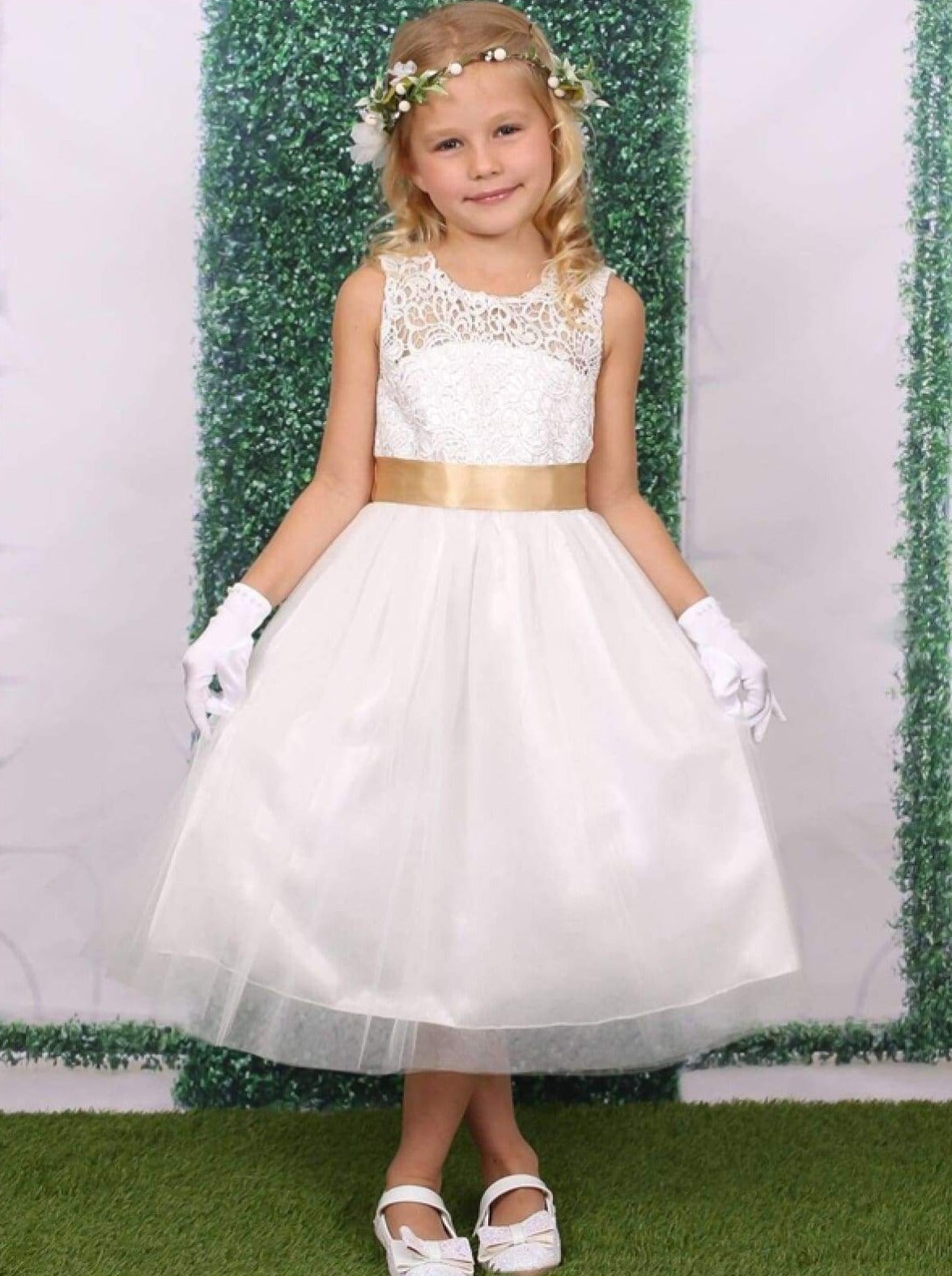 Sleeveless fairy style long white gown for girls