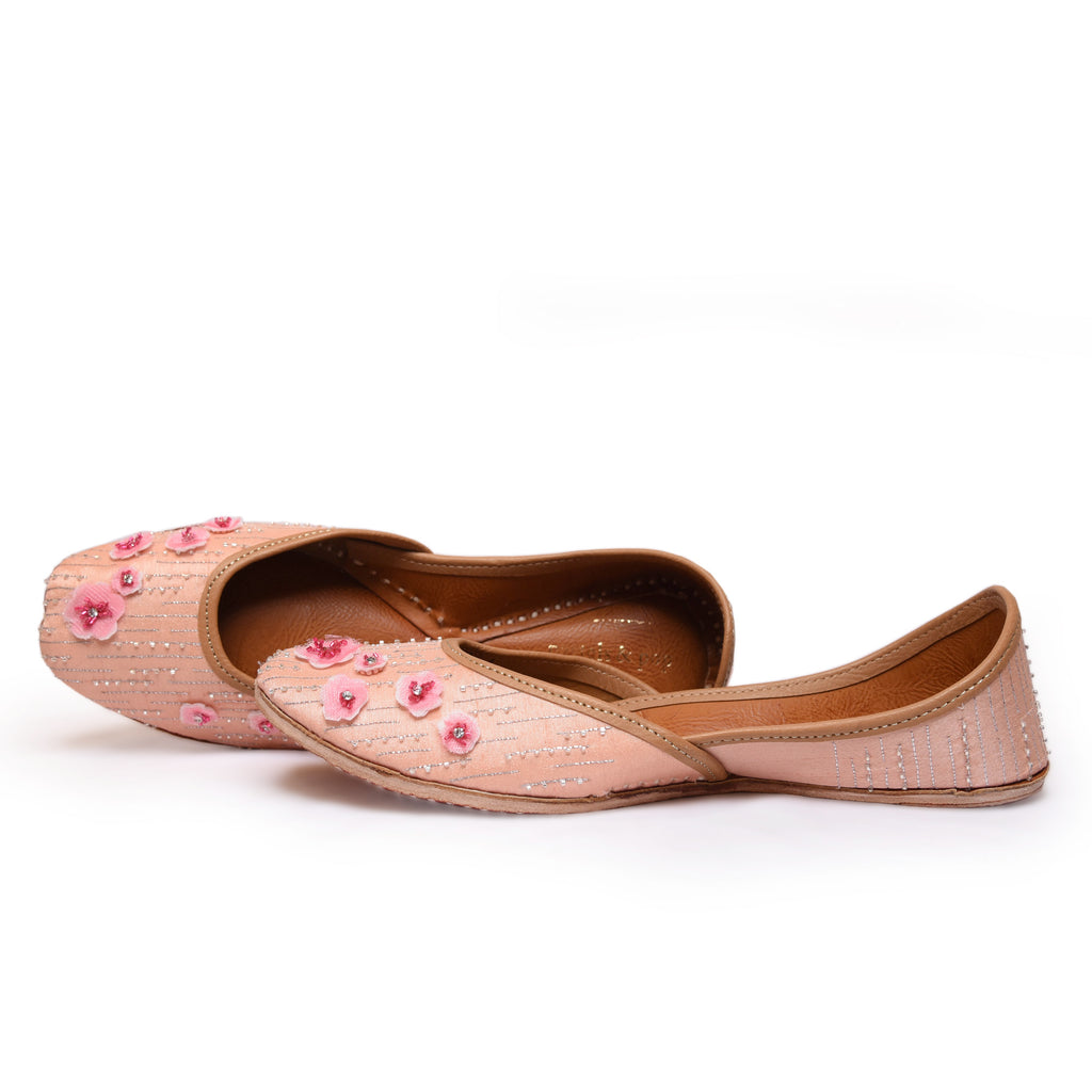 punjabi juttis for ladies online