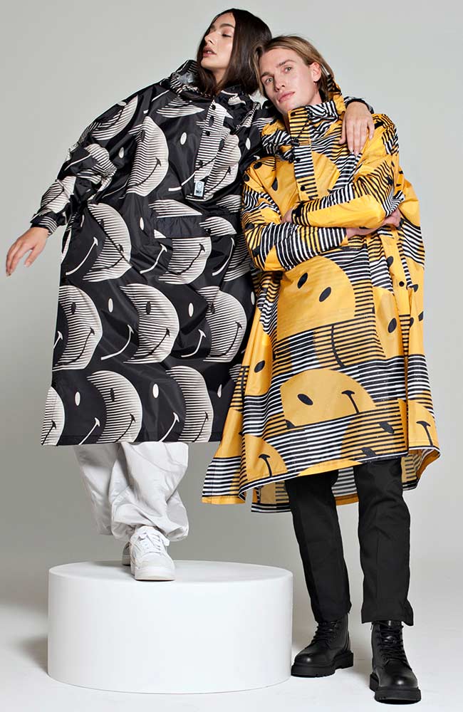 Poncho Sunset Smiley Schwarz & Gelb 1