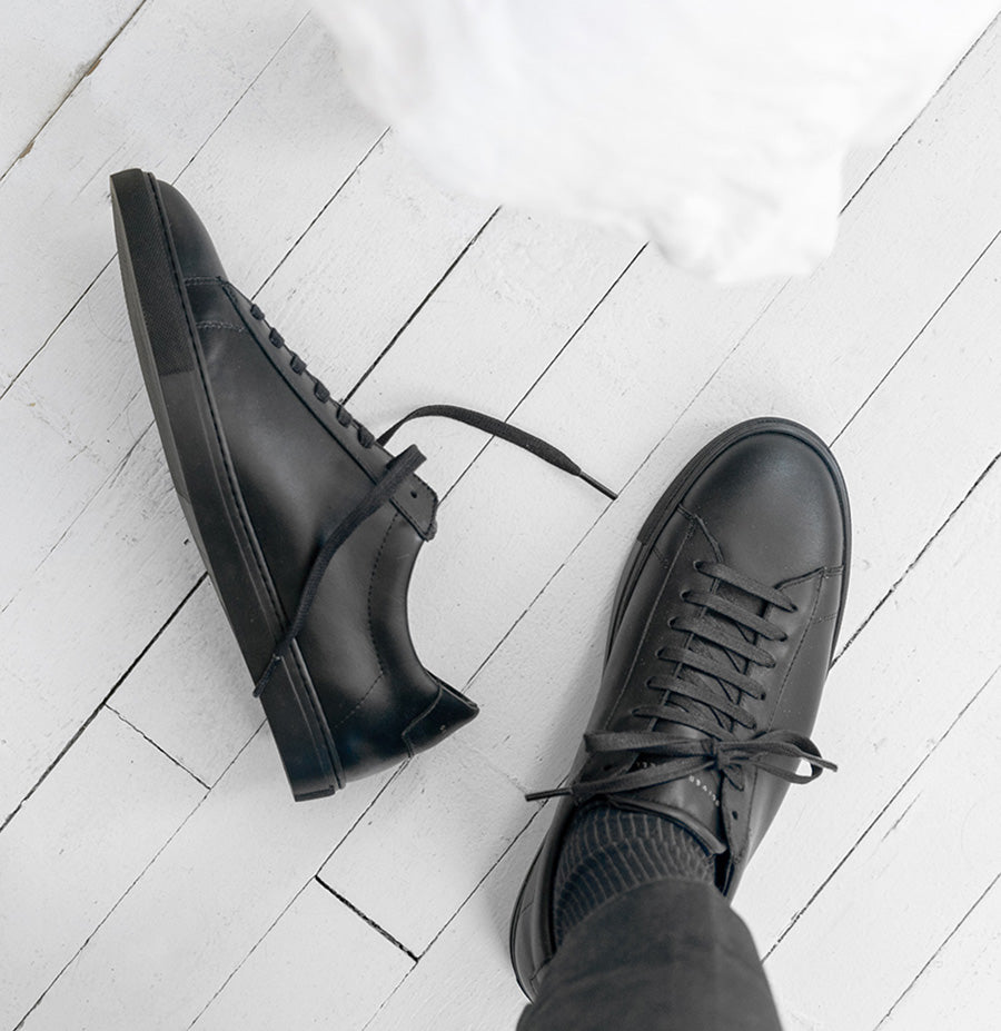 Find Your Swagger With the Men's Black - Oliver Cabell