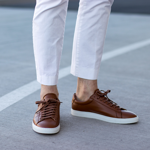 Stevenson R firkant Crack the Code: How to Wear Men's Sneakers with Formals - Oliver Cabell