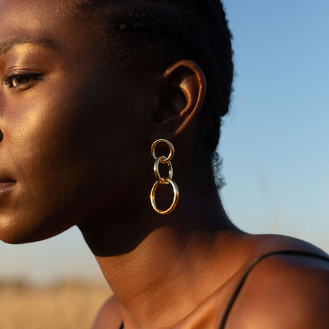 gold triple drop hoop earrings (la catena triple drop)