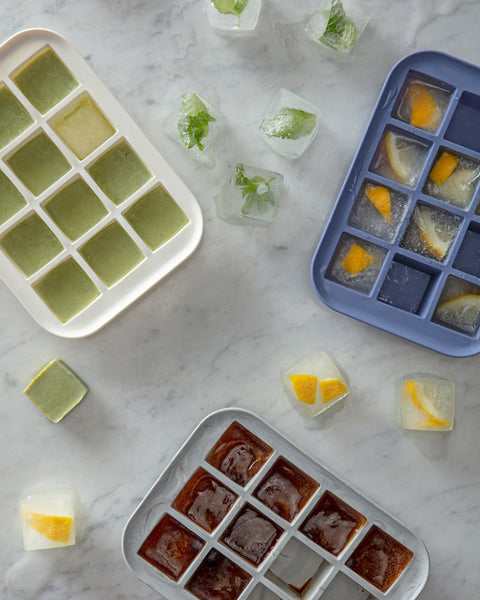 ice cube tray w/ cover - Whisk