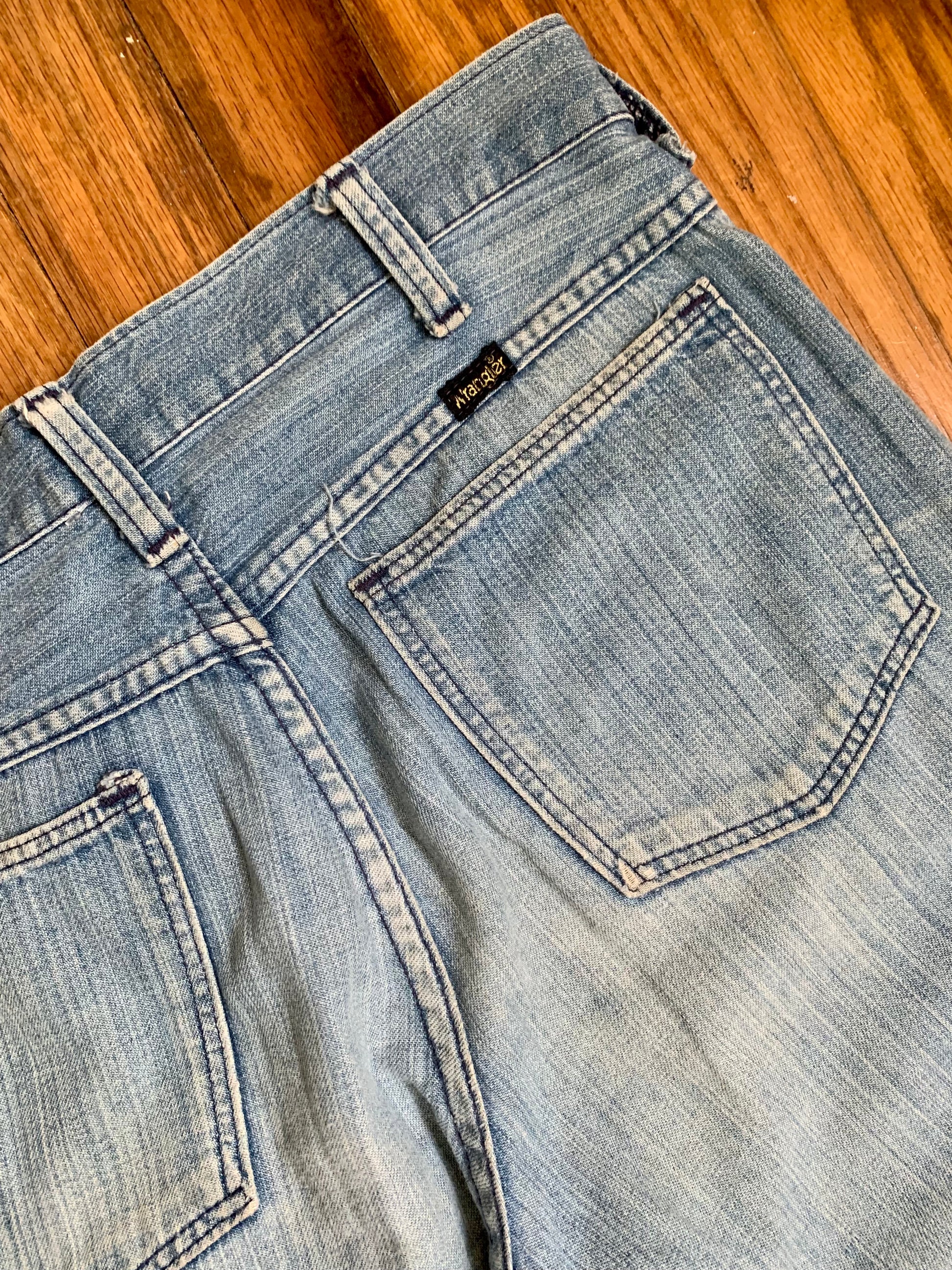Soft Worn Vintage Wrangler Jeans 30x29 (women's 6/8) – High Class Hillbilly