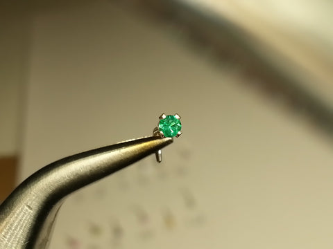 Nose Stud Post - Emerald 2mm AAA-Grade 