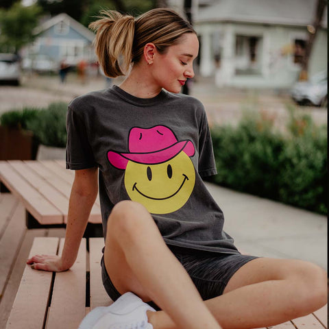 https://cdn.shopify.com/s/files/1/1003/9114/products/cute-smiley-face-cowboy-tee_large.jpg?v=1675280554