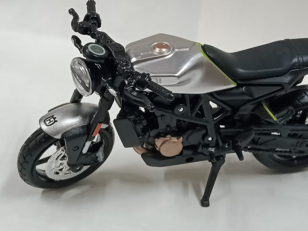 Maisto Husqvarna Vitpilen 701 2018 1 18 Images, Photos, Reviews