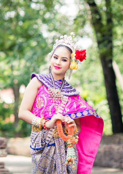 Traditional Clothing Worn Around the World – Fashionous