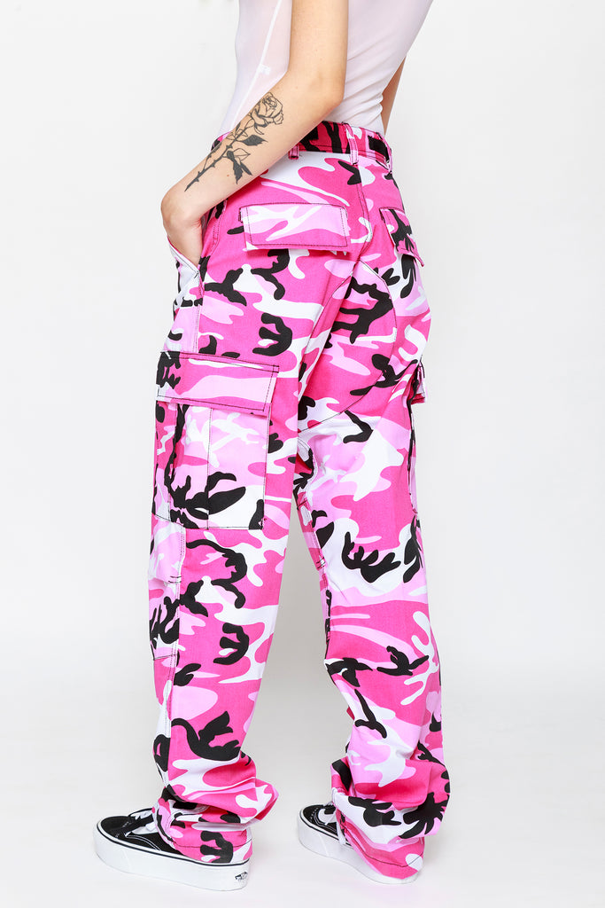 ladies pink camo clothing