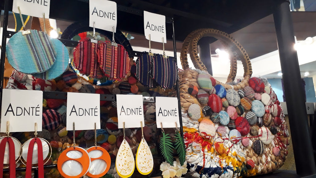 Handwoven Filipino jewelry and sustainable bags from Adante Leyesa at the 2019 Likhang Habi Fair in Manila 