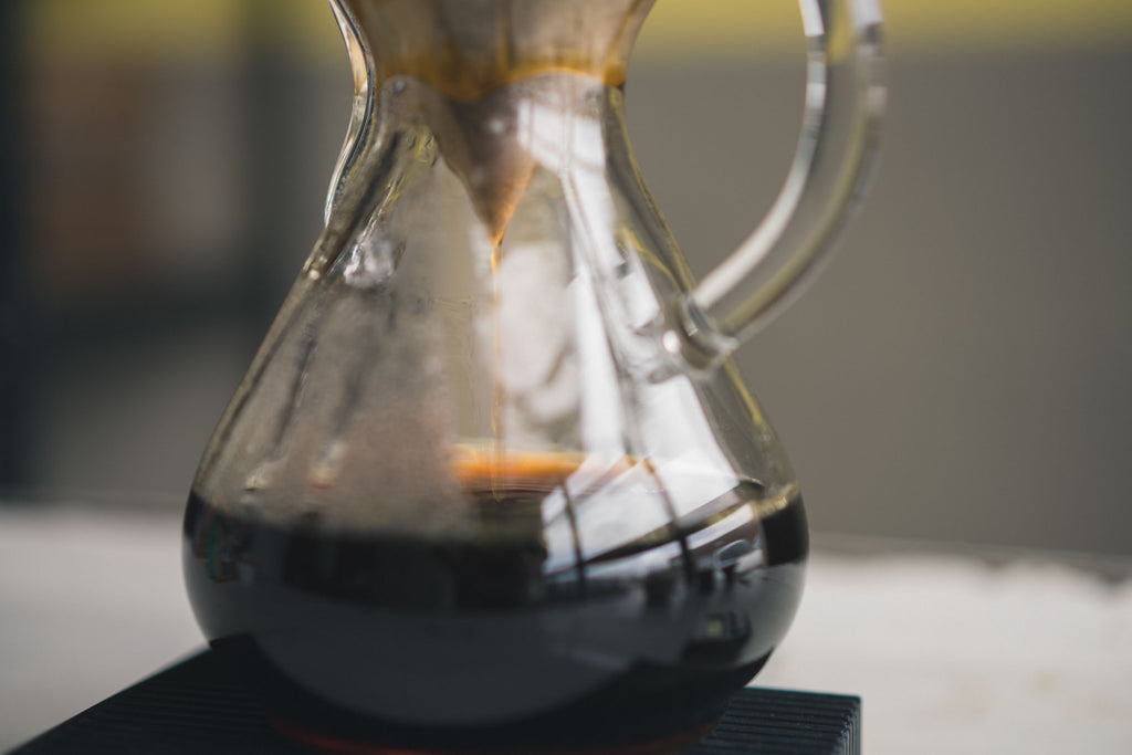 Brewing Chemex - Detour Coffee
