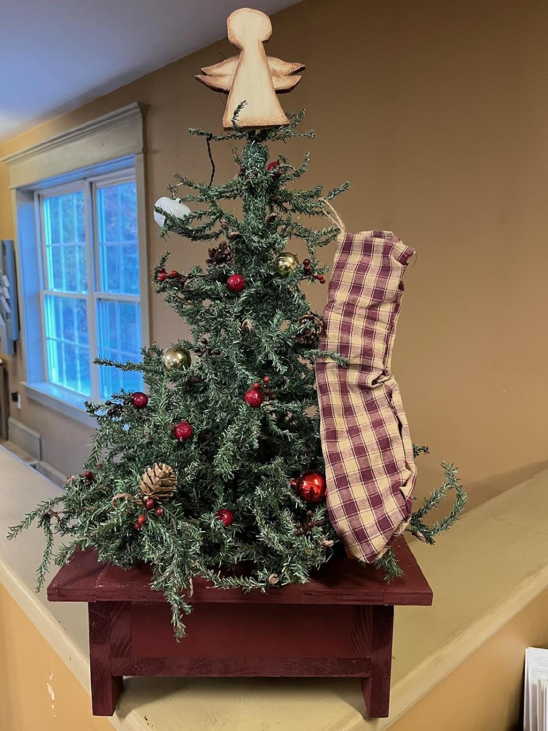 Christmas Tree - 24" - all inclusive