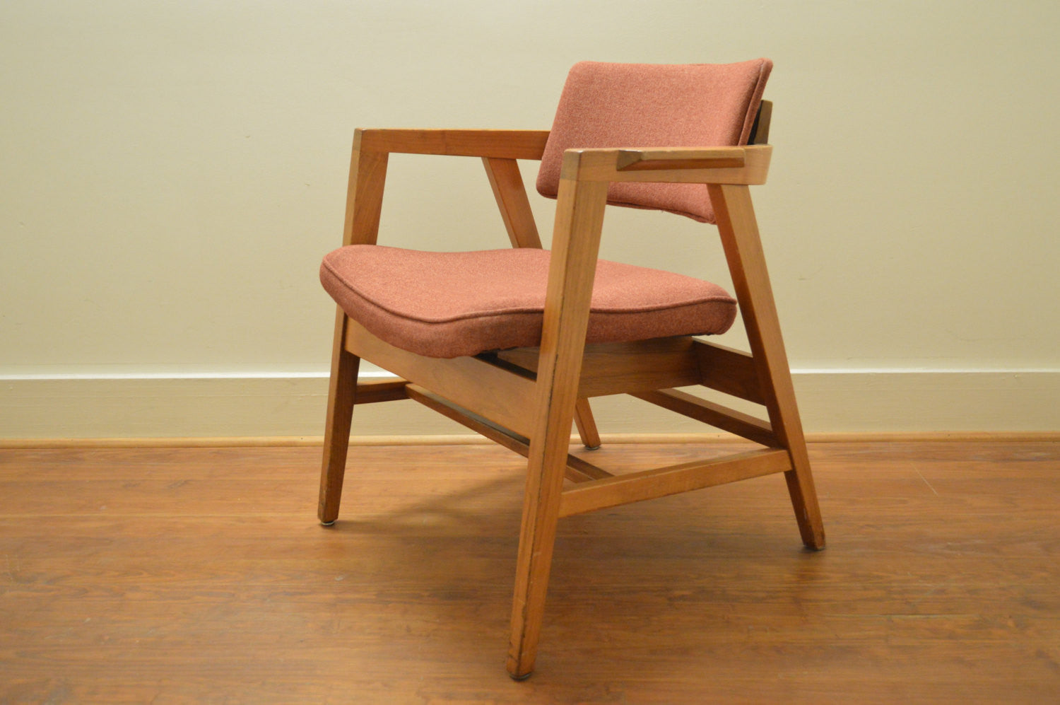 vintage chairwh gunlocke 1950's