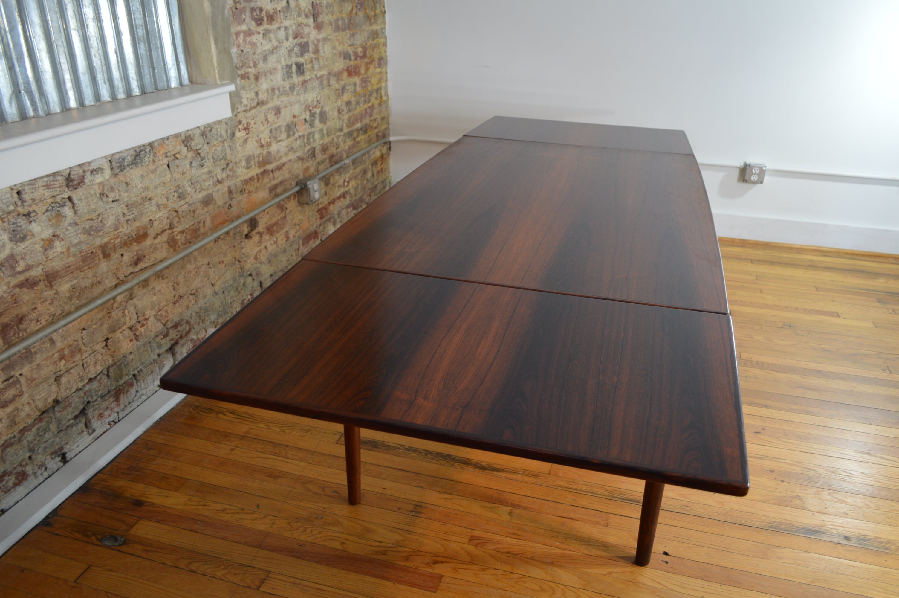 Gorgeous Rosewood Danish Draw Leaf Dining Table By Randers