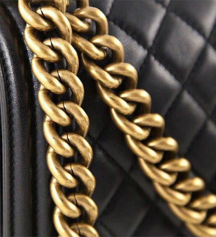 how to spot a real Chanel bag from a fake ?