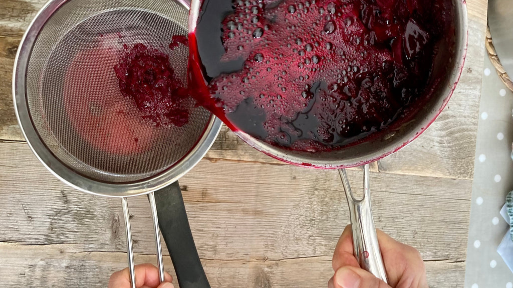 Dyeing with beetroot 
