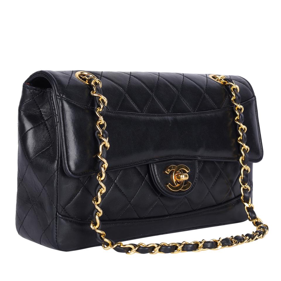 chanel classic flap bag pre owned