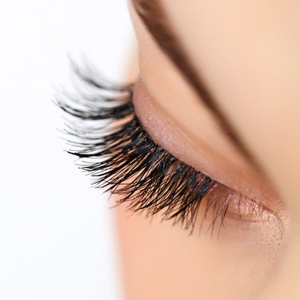 Proven Ways On How To Use Castor Oil For Eyelashes And Eyebrows Cammileq