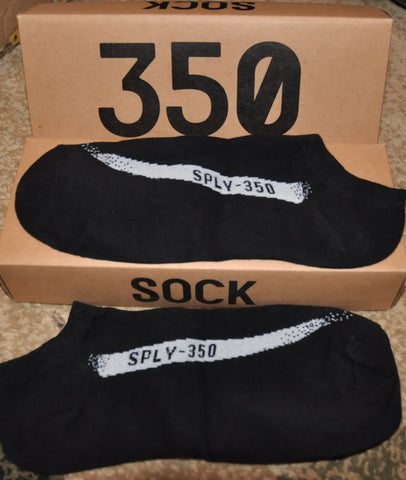 do yeezys come with socks